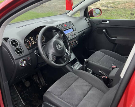 Червоний Фольксваген Гольф, об'ємом двигуна 1.6 л та пробігом 223 тис. км за 6550 $, фото 10 на Automoto.ua