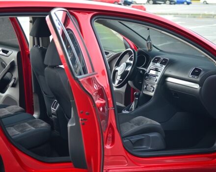 Червоний Фольксваген Гольф, об'ємом двигуна 1.4 л та пробігом 150 тис. км за 6999 $, фото 15 на Automoto.ua