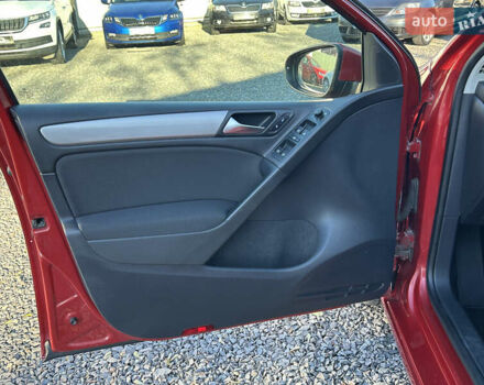Красный Фольксваген Гольф, объемом двигателя 1.6 л и пробегом 270 тыс. км за 7700 $, фото 12 на Automoto.ua