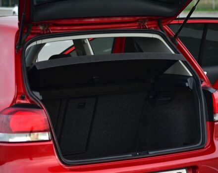 Червоний Фольксваген Гольф, об'ємом двигуна 1.4 л та пробігом 150 тис. км за 6999 $, фото 8 на Automoto.ua