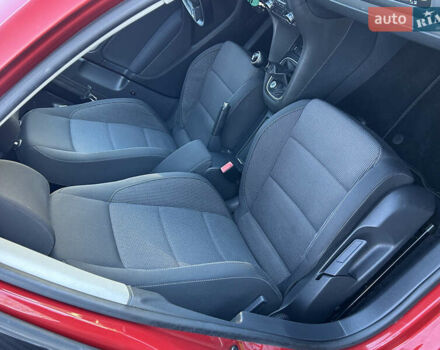 Красный Фольксваген Гольф, объемом двигателя 1.6 л и пробегом 270 тыс. км за 7700 $, фото 6 на Automoto.ua