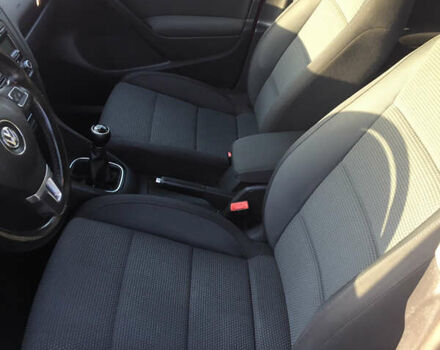 Красный Фольксваген Гольф, объемом двигателя 1.39 л и пробегом 220 тыс. км за 7200 $, фото 13 на Automoto.ua