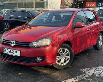 Красный Фольксваген Гольф, объемом двигателя 1.2 л и пробегом 205 тыс. км за 6800 $, фото 2 на Automoto.ua