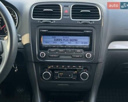 Красный Фольксваген Гольф, объемом двигателя 1.2 л и пробегом 205 тыс. км за 6800 $, фото 16 на Automoto.ua