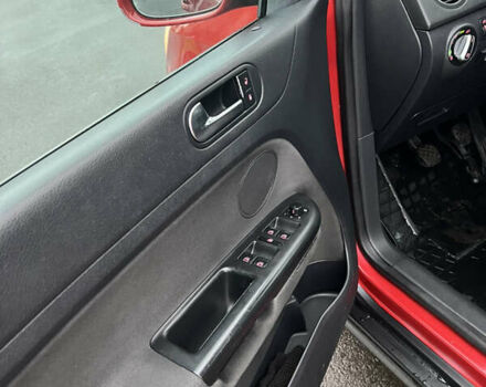 Червоний Фольксваген Гольф, об'ємом двигуна 1.6 л та пробігом 223 тис. км за 6550 $, фото 11 на Automoto.ua