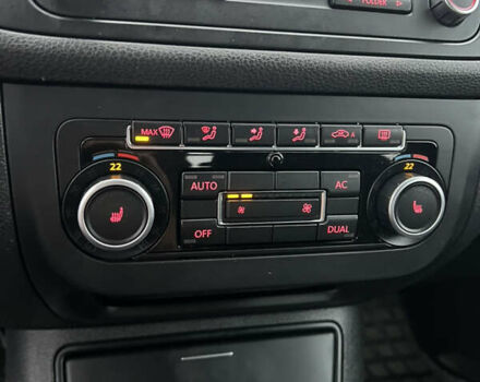 Червоний Фольксваген Гольф, об'ємом двигуна 1.6 л та пробігом 223 тис. км за 6550 $, фото 14 на Automoto.ua