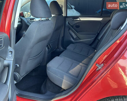 Красный Фольксваген Гольф, объемом двигателя 1.6 л и пробегом 270 тыс. км за 7700 $, фото 13 на Automoto.ua
