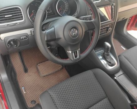 Красный Фольксваген Гольф, объемом двигателя 0 л и пробегом 130 тыс. км за 10000 $, фото 12 на Automoto.ua