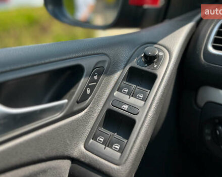 Красный Фольксваген Гольф, объемом двигателя 1.4 л и пробегом 156 тыс. км за 10350 $, фото 13 на Automoto.ua