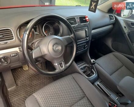 Красный Фольксваген Гольф, объемом двигателя 1.4 л и пробегом 251 тыс. км за 6850 $, фото 25 на Automoto.ua