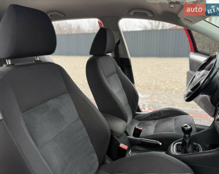 Червоний Фольксваген Гольф, об'ємом двигуна 1.39 л та пробігом 180 тис. км за 8999 $, фото 25 на Automoto.ua