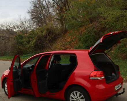 Красный Фольксваген Гольф, объемом двигателя 1.6 л и пробегом 290 тыс. км за 7700 $, фото 4 на Automoto.ua