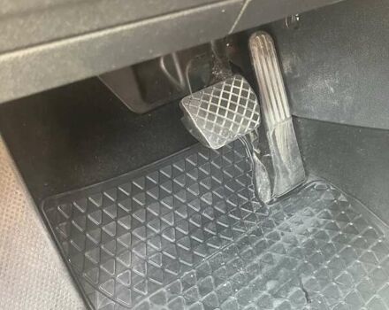 Красный Фольксваген Гольф, объемом двигателя 1.39 л и пробегом 250 тыс. км за 7999 $, фото 9 на Automoto.ua