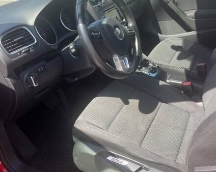 Красный Фольксваген Гольф, объемом двигателя 1.39 л и пробегом 250 тыс. км за 7999 $, фото 5 на Automoto.ua