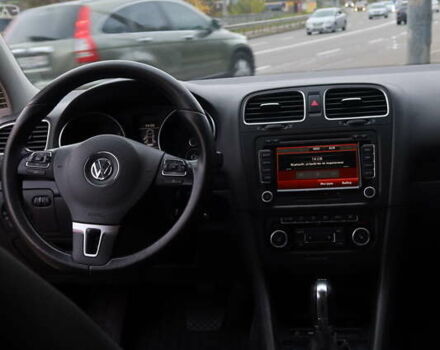 Красный Фольксваген Гольф, объемом двигателя 1.6 л и пробегом 290 тыс. км за 7700 $, фото 6 на Automoto.ua