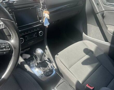 Красный Фольксваген Гольф, объемом двигателя 1.39 л и пробегом 250 тыс. км за 7999 $, фото 6 на Automoto.ua