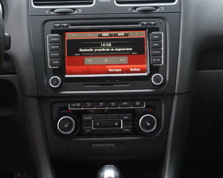 Красный Фольксваген Гольф, объемом двигателя 1.6 л и пробегом 290 тыс. км за 7700 $, фото 5 на Automoto.ua