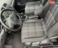 Красный Фольксваген Гольф, объемом двигателя 1.2 л и пробегом 162 тыс. км за 8200 $, фото 2 на Automoto.ua