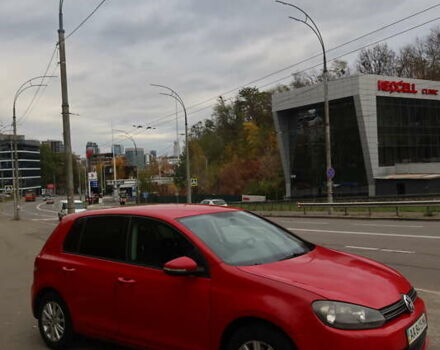 Красный Фольксваген Гольф, объемом двигателя 1.6 л и пробегом 290 тыс. км за 7700 $, фото 1 на Automoto.ua