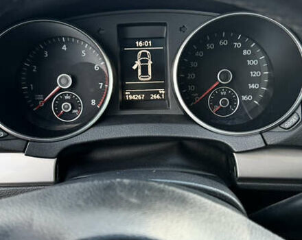 Красный Фольксваген Гольф, объемом двигателя 2.48 л и пробегом 194 тыс. км за 9900 $, фото 9 на Automoto.ua