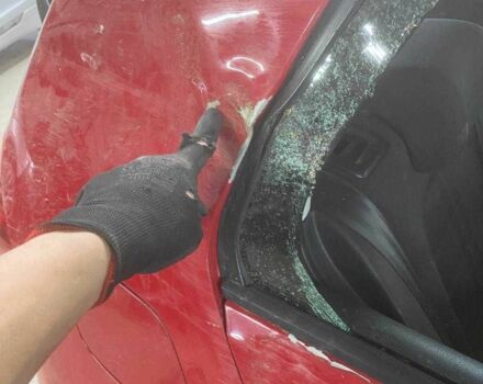 Красный Фольксваген Гольф, объемом двигателя 1.6 л и пробегом 270 тыс. км за 3700 $, фото 3 на Automoto.ua