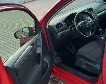 Красный Фольксваген Гольф, объемом двигателя 2.5 л и пробегом 194 тыс. км за 11464 $, фото 6 на Automoto.ua