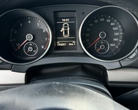 Красный Фольксваген Гольф, объемом двигателя 2.5 л и пробегом 194 тыс. км за 11464 $, фото 10 на Automoto.ua