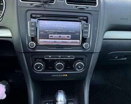 Красный Фольксваген Гольф, объемом двигателя 2.5 л и пробегом 194 тыс. км за 11464 $, фото 14 на Automoto.ua