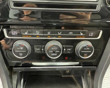 Червоний Фольксваген Гольф, об'ємом двигуна 2 л та пробігом 74 тис. км за 8600 $, фото 8 на Automoto.ua