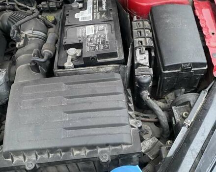 Красный Фольксваген Гольф, объемом двигателя 1.97 л и пробегом 146 тыс. км за 12950 $, фото 16 на Automoto.ua