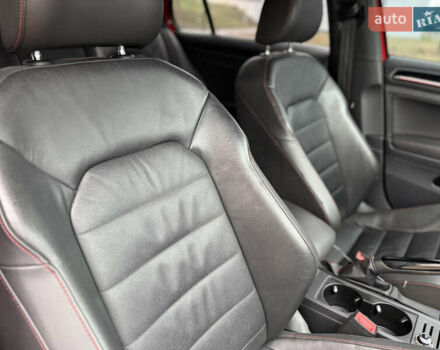 Червоний Фольксваген Гольф, об'ємом двигуна 2 л та пробігом 186 тис. км за 10900 $, фото 11 на Automoto.ua