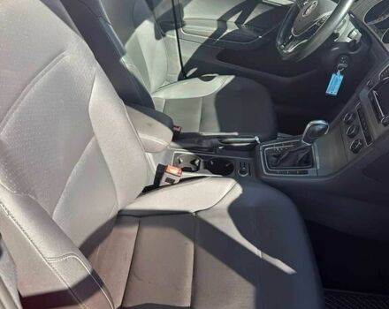 Красный Фольксваген Гольф, объемом двигателя 2 л и пробегом 77 тыс. км за 7200 $, фото 9 на Automoto.ua