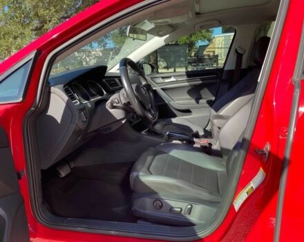 Красный Фольксваген Гольф, объемом двигателя 2 л и пробегом 80 тыс. км за 2300 $, фото 5 на Automoto.ua