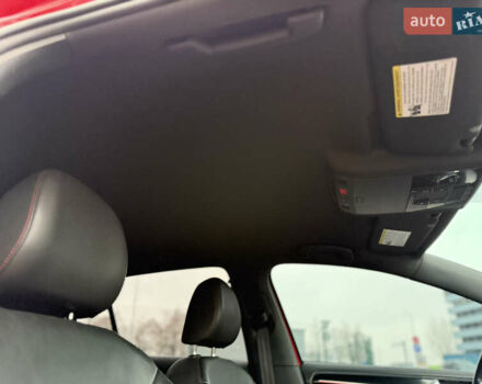 Червоний Фольксваген Гольф, об'ємом двигуна 2 л та пробігом 186 тис. км за 10900 $, фото 12 на Automoto.ua