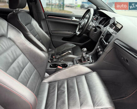 Червоний Фольксваген Гольф, об'ємом двигуна 2 л та пробігом 186 тис. км за 10900 $, фото 10 на Automoto.ua