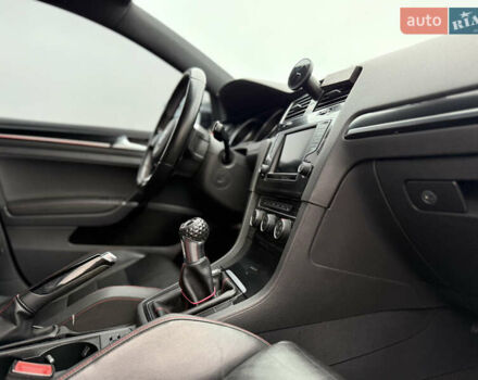 Червоний Фольксваген Гольф, об'ємом двигуна 2 л та пробігом 186 тис. км за 10900 $, фото 13 на Automoto.ua