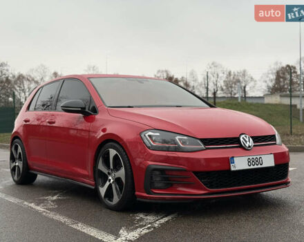Червоний Фольксваген Гольф, об'ємом двигуна 2 л та пробігом 186 тис. км за 10900 $, фото 2 на Automoto.ua