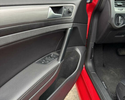 Фольксваген Гольф 2015 в Киеве на Automoto.ua Красный Фольксваген Гольф, объемом двигателя 1.8 л и пробегом 127 тыс. км за 12499 $, фото 7 на Automoto.ua