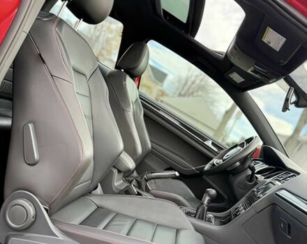 Червоний Фольксваген Гольф, об'ємом двигуна 2 л та пробігом 71 тис. км за 8000 $, фото 12 на Automoto.ua