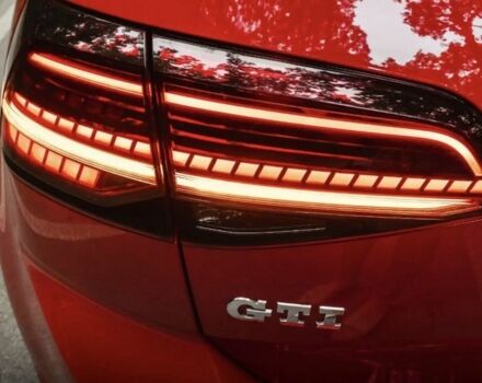 Красный Фольксваген Гольф, объемом двигателя 2 л и пробегом 3 тыс. км за 13000 $, фото 12 на Automoto.ua