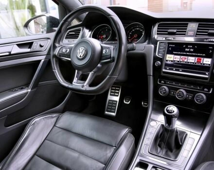 Красный Фольксваген Гольф, объемом двигателя 2 л и пробегом 77 тыс. км за 9500 $, фото 8 на Automoto.ua