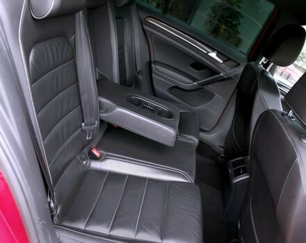 Красный Фольксваген Гольф, объемом двигателя 2 л и пробегом 77 тыс. км за 9500 $, фото 12 на Automoto.ua