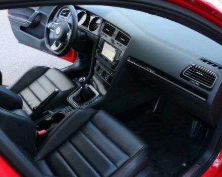 Красный Фольксваген Гольф, объемом двигателя 2 л и пробегом 71 тыс. км за 6500 $, фото 7 на Automoto.ua