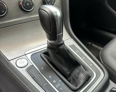 Красный Фольксваген Гольф, объемом двигателя 1.8 л и пробегом 150 тыс. км за 12500 $, фото 27 на Automoto.ua