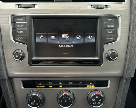 Красный Фольксваген Гольф, объемом двигателя 1.8 л и пробегом 150 тыс. км за 12500 $, фото 20 на Automoto.ua