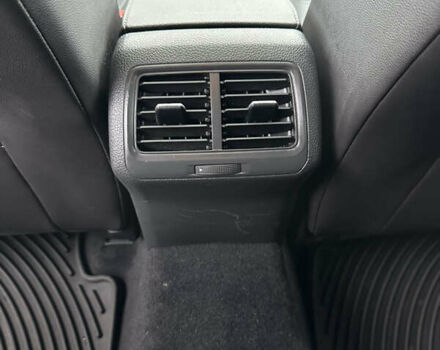 Красный Фольксваген Гольф, объемом двигателя 1.8 л и пробегом 150 тыс. км за 12500 $, фото 19 на Automoto.ua