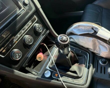 Красный Фольксваген Гольф, объемом двигателя 2 л и пробегом 71 тыс. км за 4000 $, фото 7 на Automoto.ua