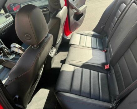 Красный Фольксваген Гольф, объемом двигателя 2 л и пробегом 71 тыс. км за 4000 $, фото 9 на Automoto.ua