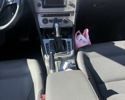 Красный Фольксваген Гольф, объемом двигателя 1.8 л и пробегом 136 тыс. км за 10900 $, фото 9 на Automoto.ua