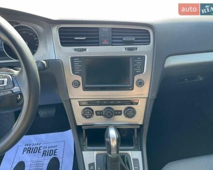 Красный Фольксваген Гольф, объемом двигателя 1.4 л и пробегом 161 тыс. км за 13300 $, фото 21 на Automoto.ua